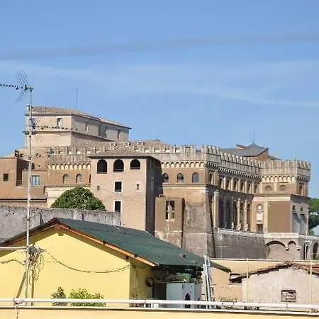 Le Di Via Ottaviano - In B&B 로마