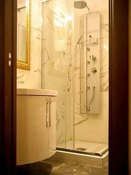 Le Di Via Ottaviano - In B&B 2*