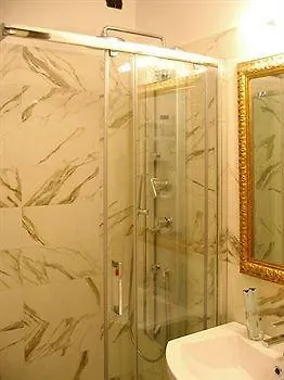 Le Di Via Ottaviano - In 로마