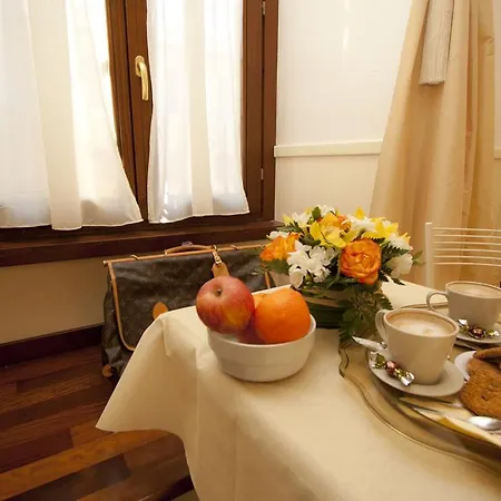 Bed & Breakfast Le Di Via Ottaviano - In Rome